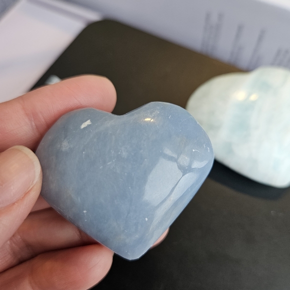 Caribbean Calcite blue Hearts crystals bundle - Picture 6 of 9